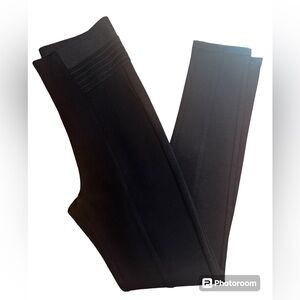 Women’s leggings/Riding pants by Zara in a size small in the color black .